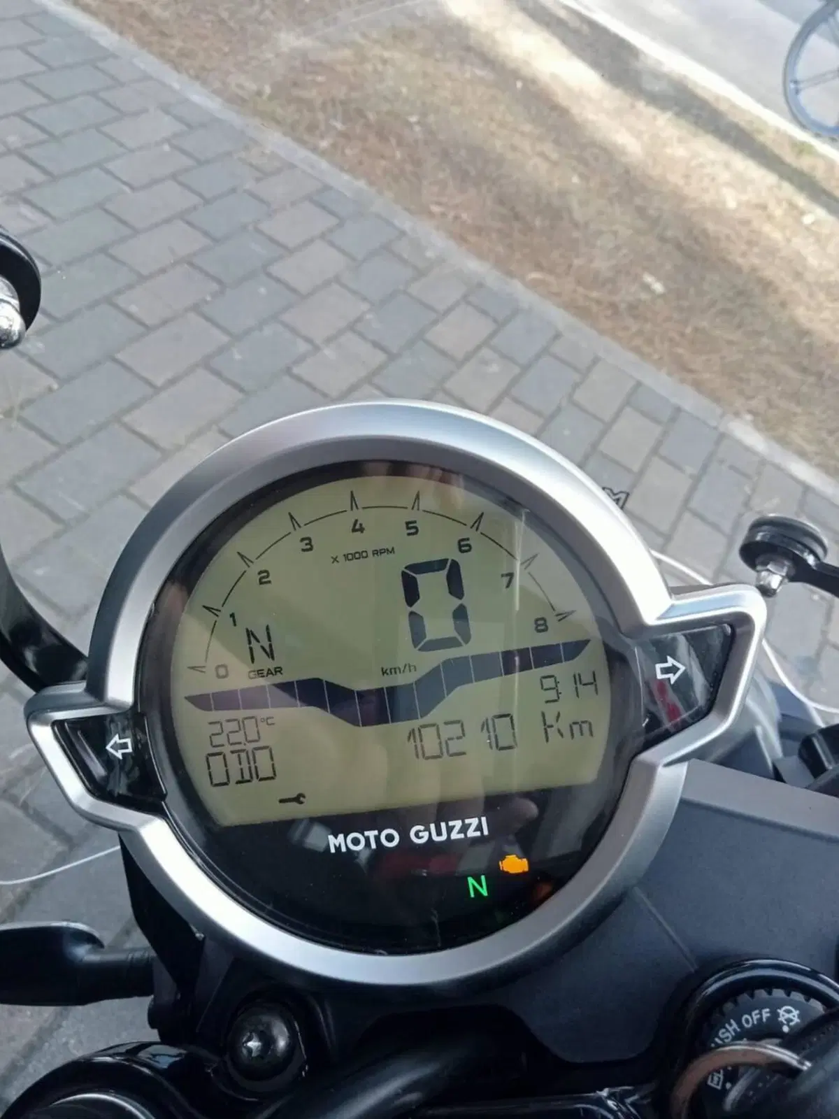 Moto Guzzi V7 Stone Special Edition (2022 - 25) (5)