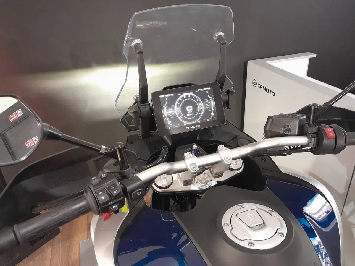 CFMOTO 800MT Touring (2022 - 26) (7)
