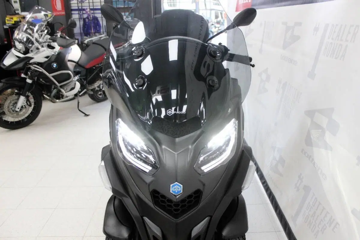 Piaggio MP3 530 ABS Hpe (2023 - 24) (4)