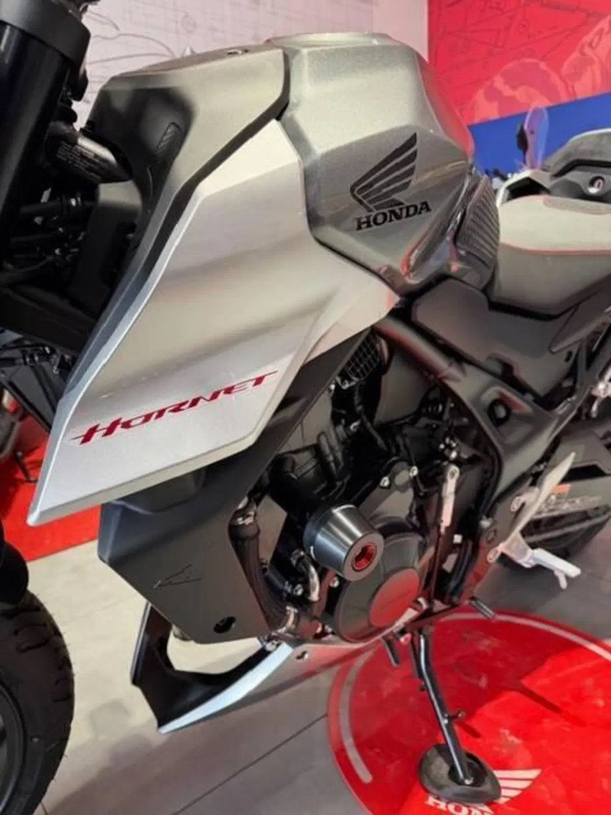 Honda CB 750 Hornet (2026) (4)