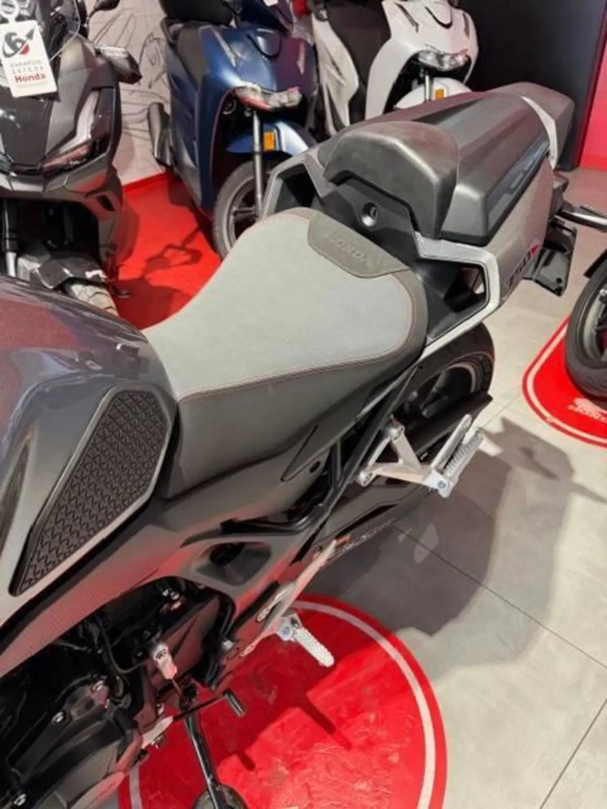 Honda CB 750 Hornet (2026) (5)