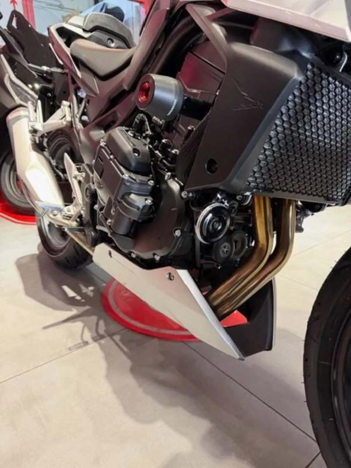 Honda CB 750 Hornet (2026) (7)
