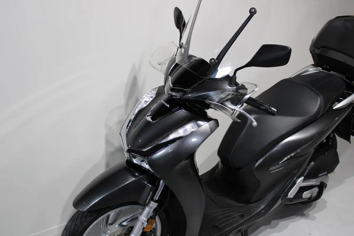 Honda SH 150i (2020 - 23) (8)