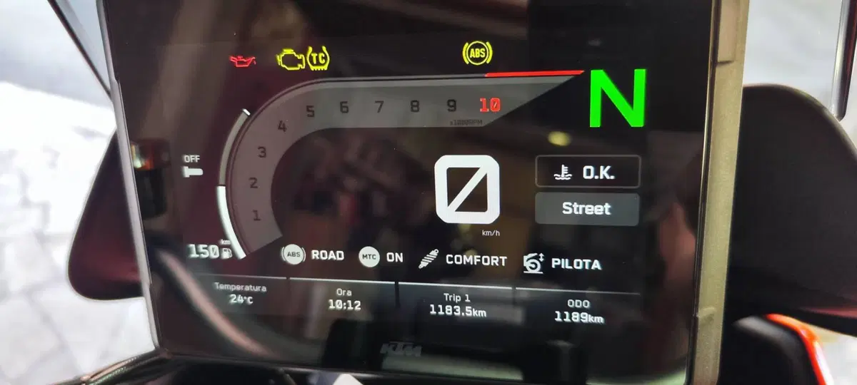KTM 1290 Super Duke GT (2022 - 25) (16)
