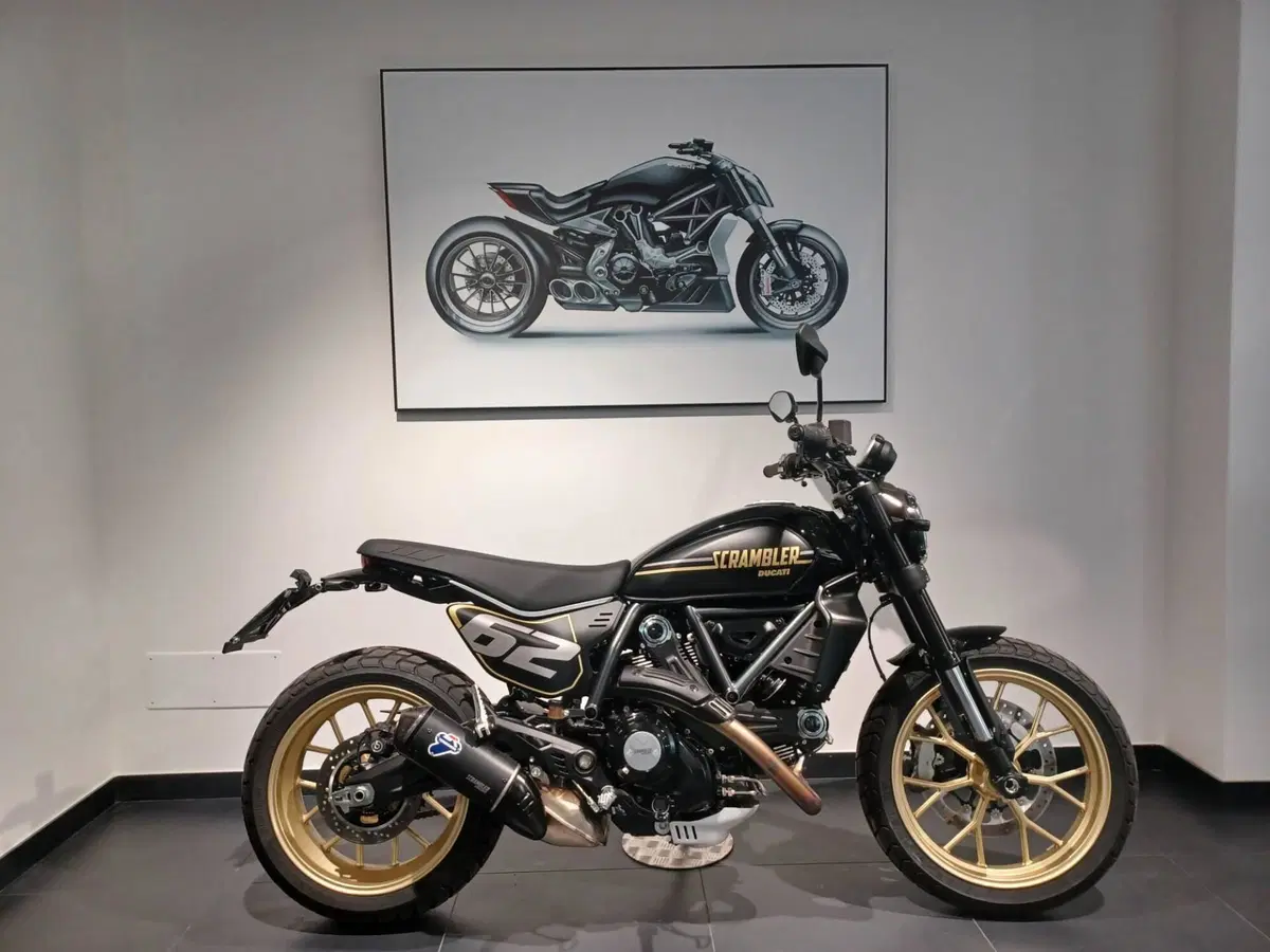 Ducati Scrambler 800 Full Throttle (2025 - 26)