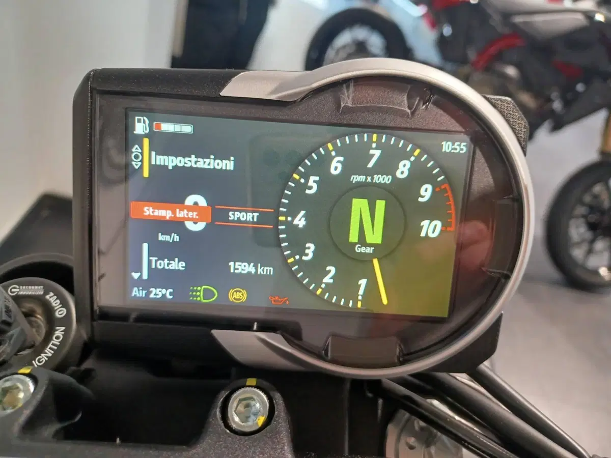 Ducati Scrambler 800 Full Throttle (2025 - 26) (2)