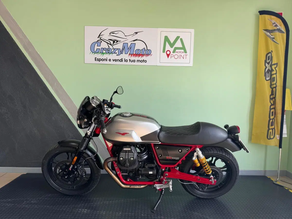 Moto Guzzi V7 III Racer (2017 - 20) (3)