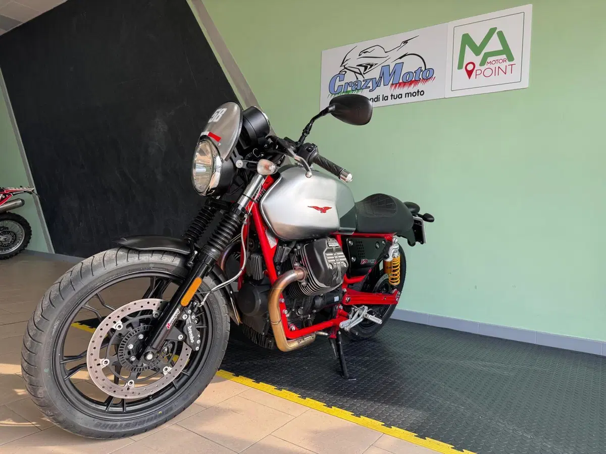 Moto Guzzi V7 III Racer (2017 - 20) (4)