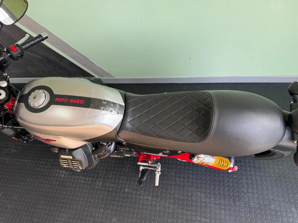 Moto Guzzi V7 III Racer (2017 - 20) (11)