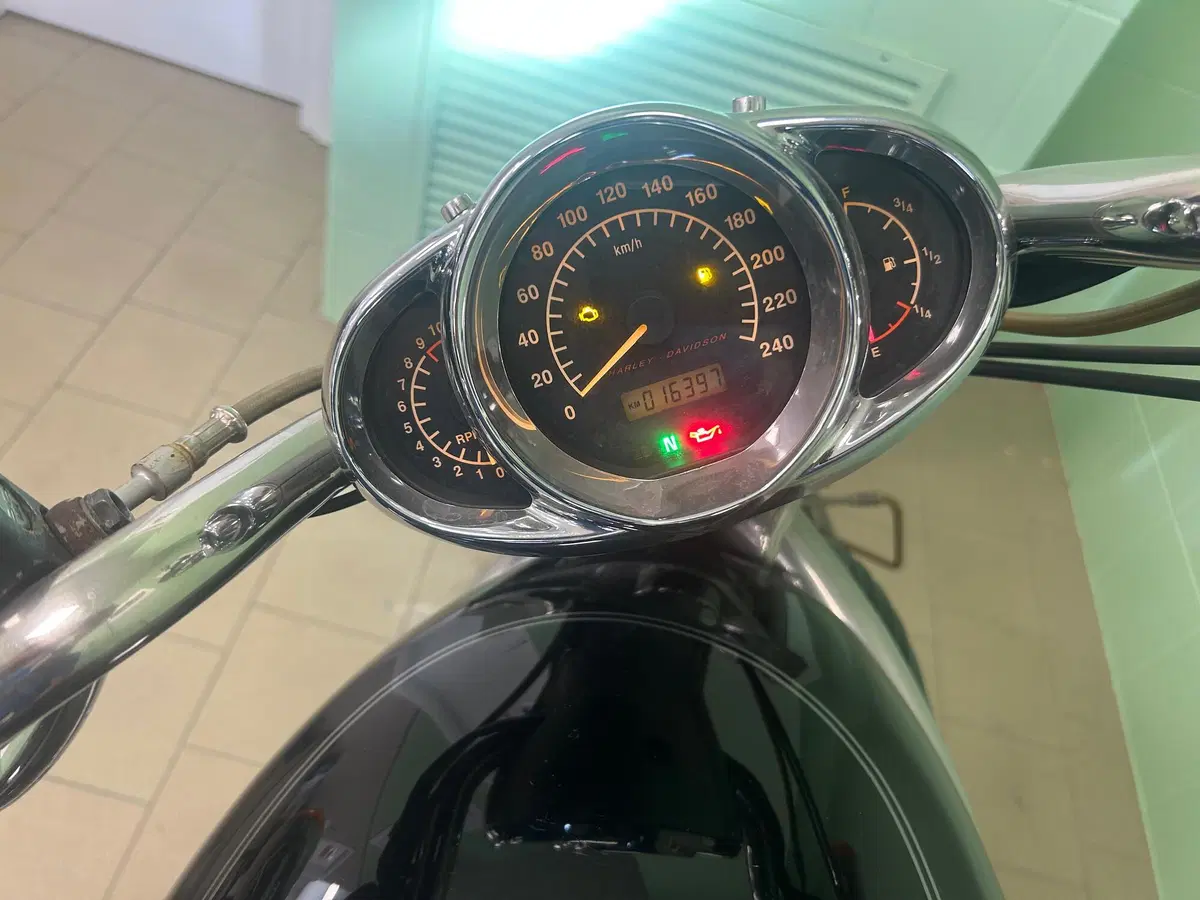 Harley-Davidson 1130 V-Rod (2006) - VRSCA (5)