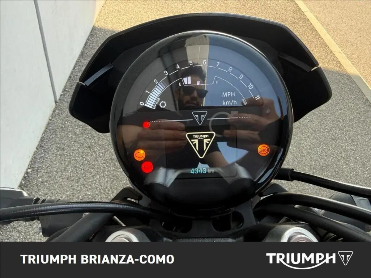Triumph Trident 660 Triple Tribute Edition (2025 - 26) (4)