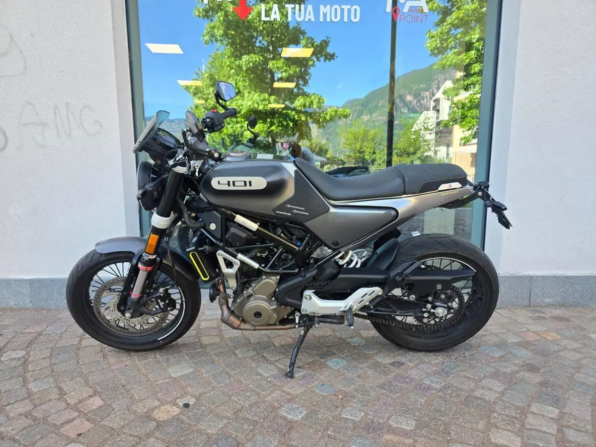 Husqvarna Svartpilen 401 (2021 - 23) (2)