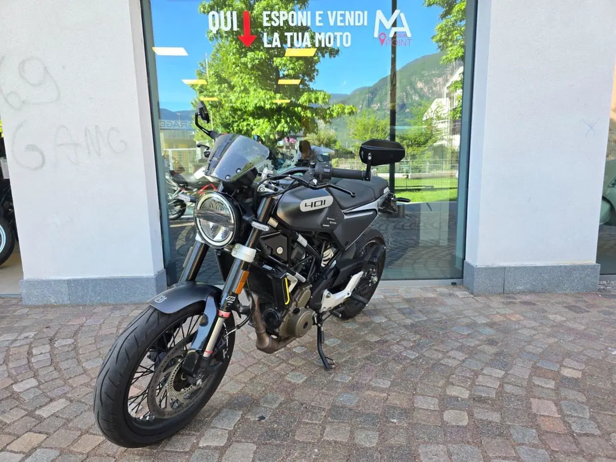 Husqvarna Svartpilen 401 (2021 - 23) (3)