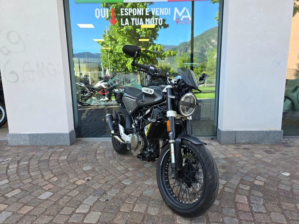 Husqvarna Svartpilen 401 (2021 - 23) (4)