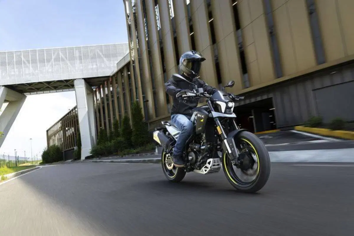 Benelli BKX 300 S (2026) (13)