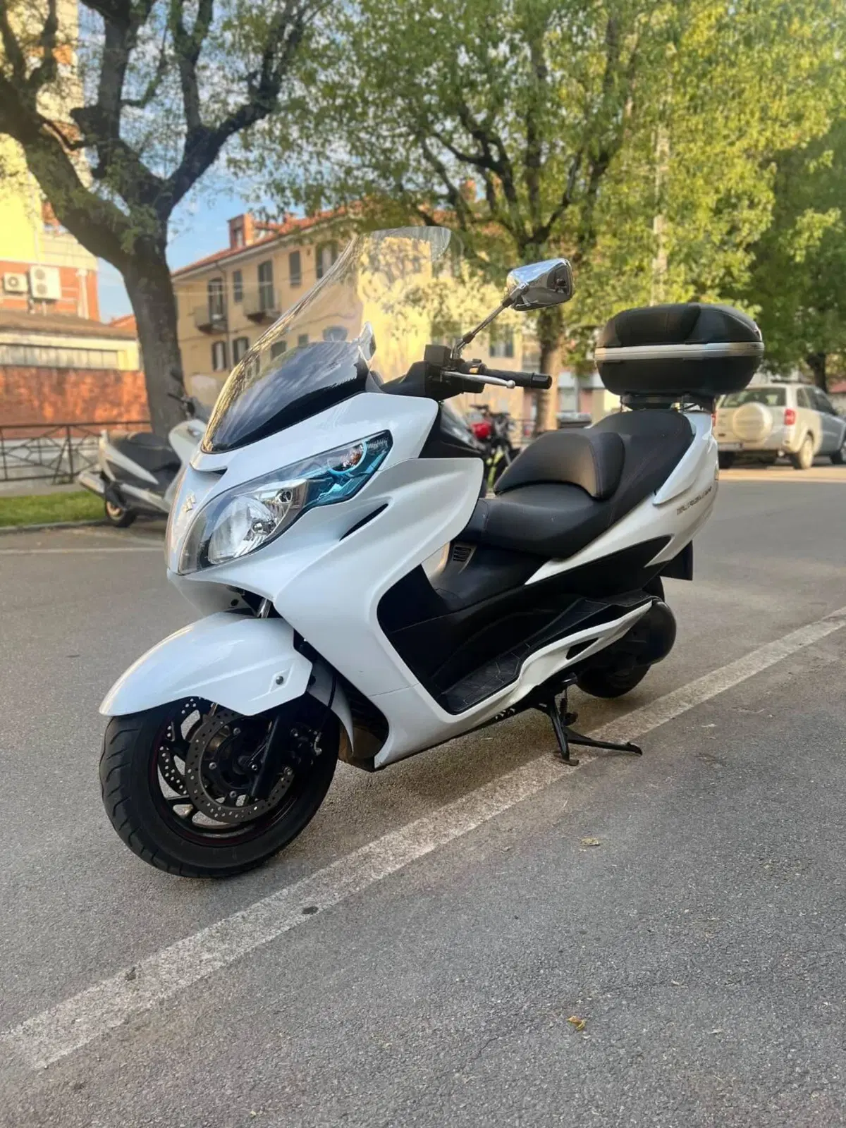 Suzuki Burgman AN 400 Lux (2012 - 16) (4)