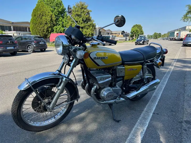 Suzuki GT 380 (4)