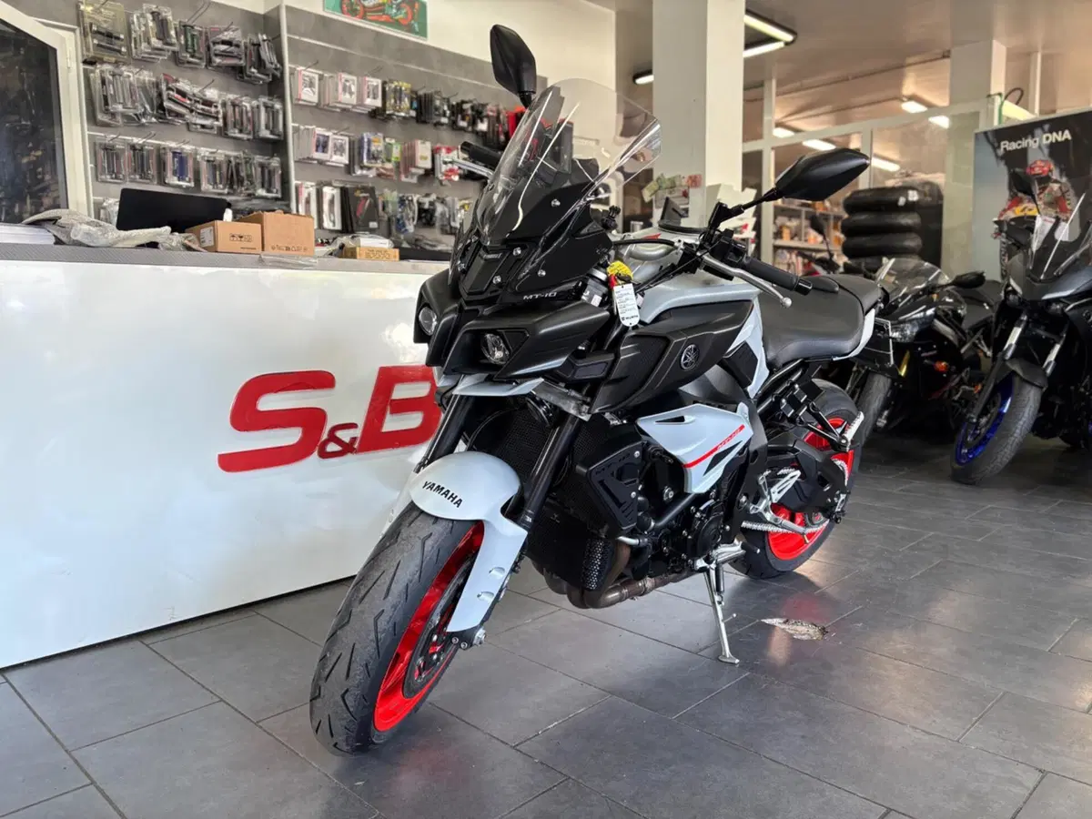 Yamaha MT-10 (2017 - 20) (3)