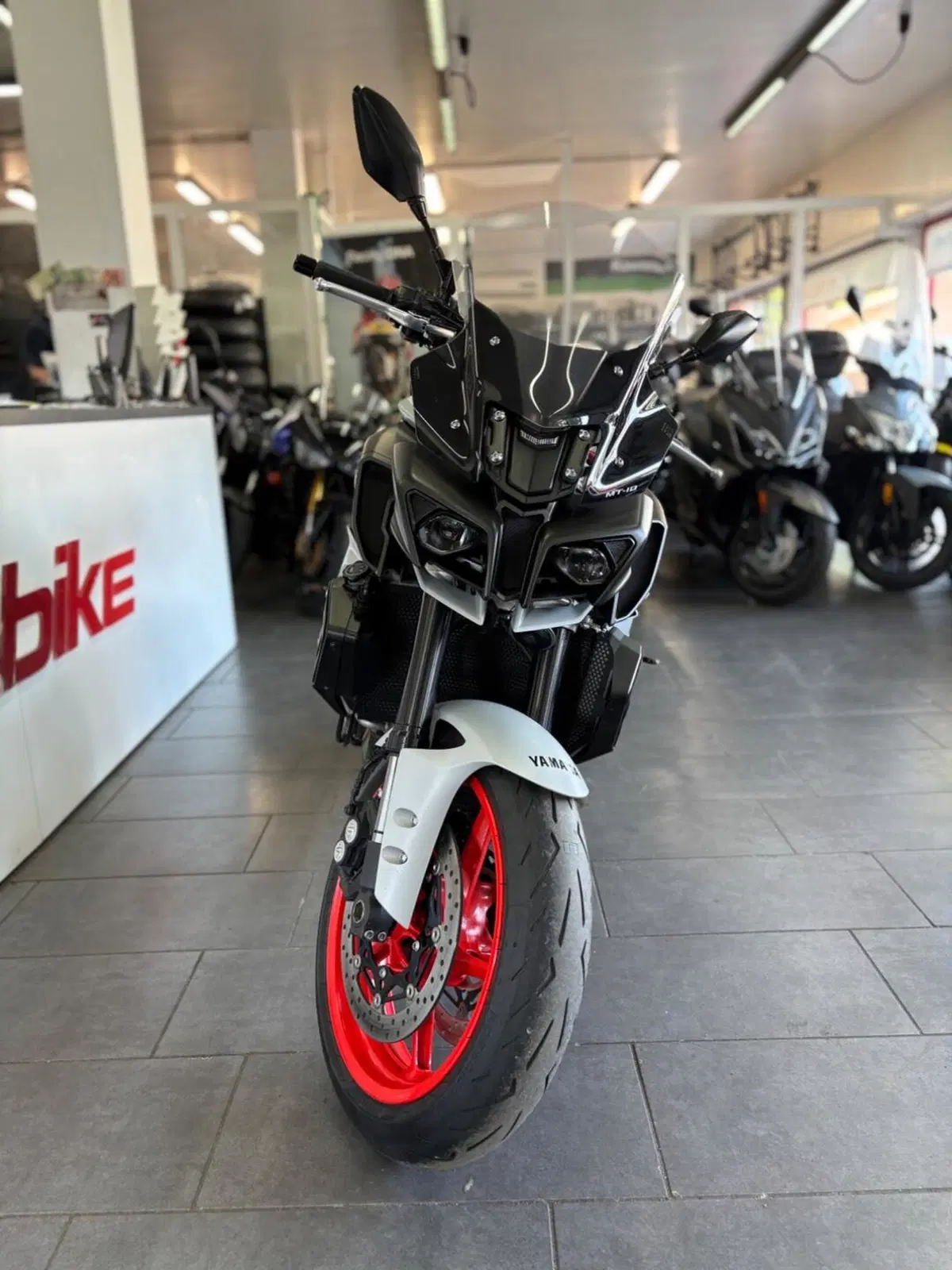 Yamaha MT-10 (2017 - 20) (2)