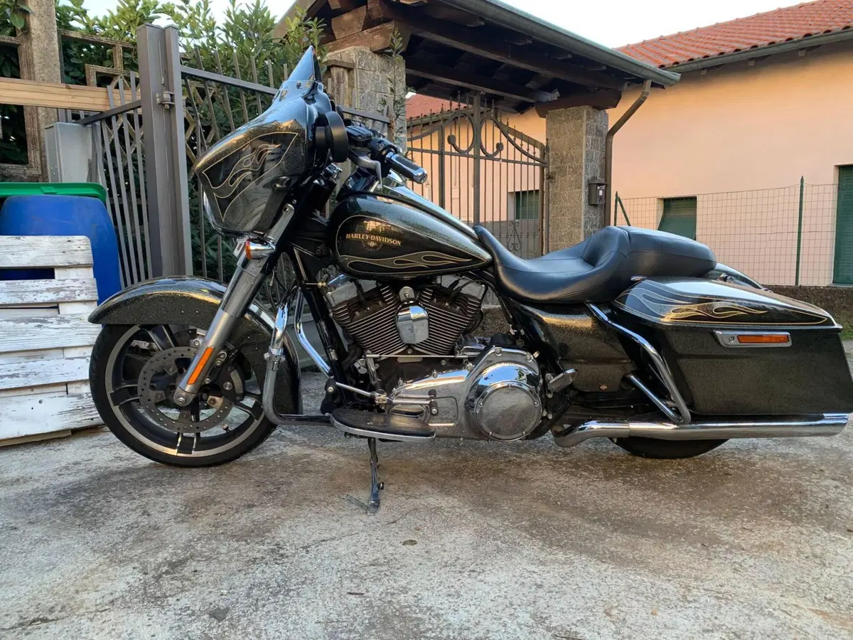 Harley-Davidson 1690 Street Glide Special (2014 - 16) - FLHX (2)