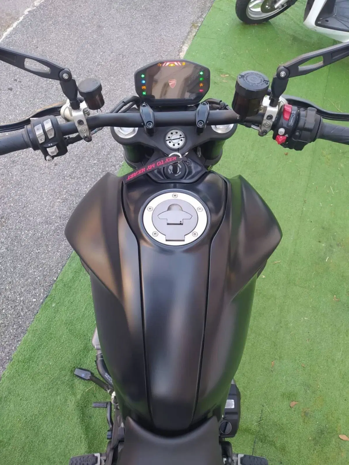 Ducati Monster 937 (2021 - 25) (8)