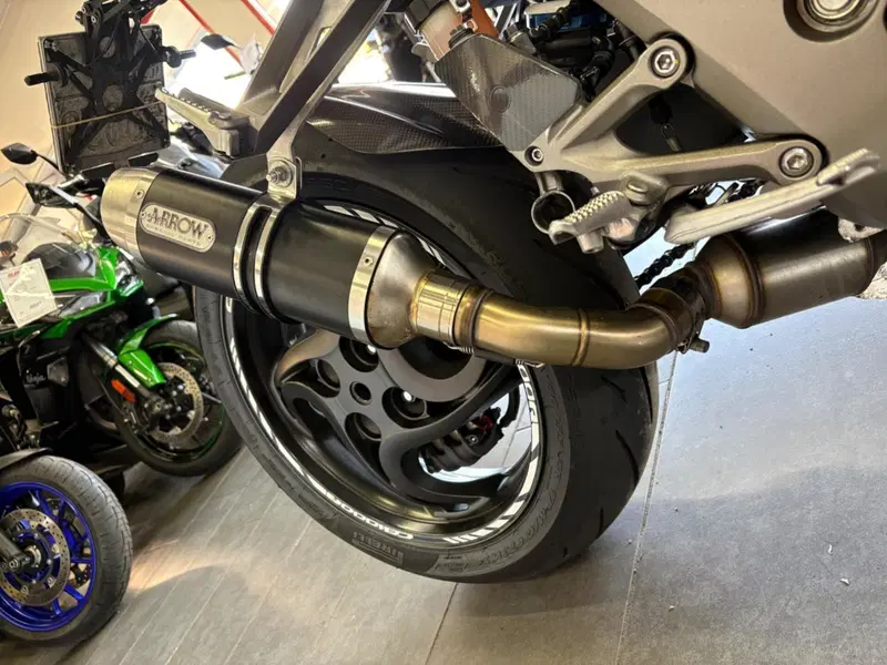Honda CB 1000 R (2008 - 10) (6)