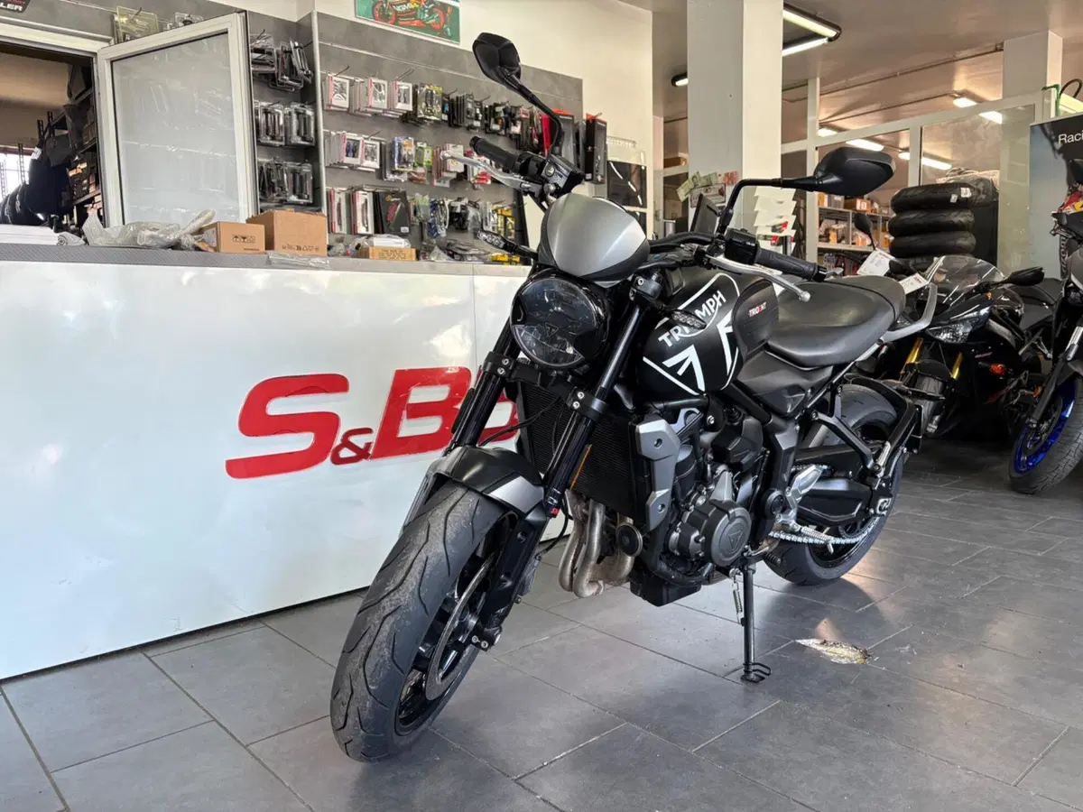 Triumph Trident 660 (2021 - 24) (2)