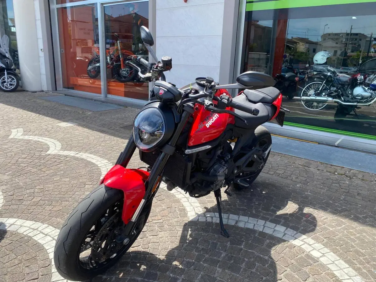 Ducati Monster 937 (2021 - 25) (4)
