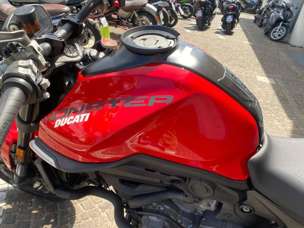 Ducati Monster 937 (2021 - 25) (5)