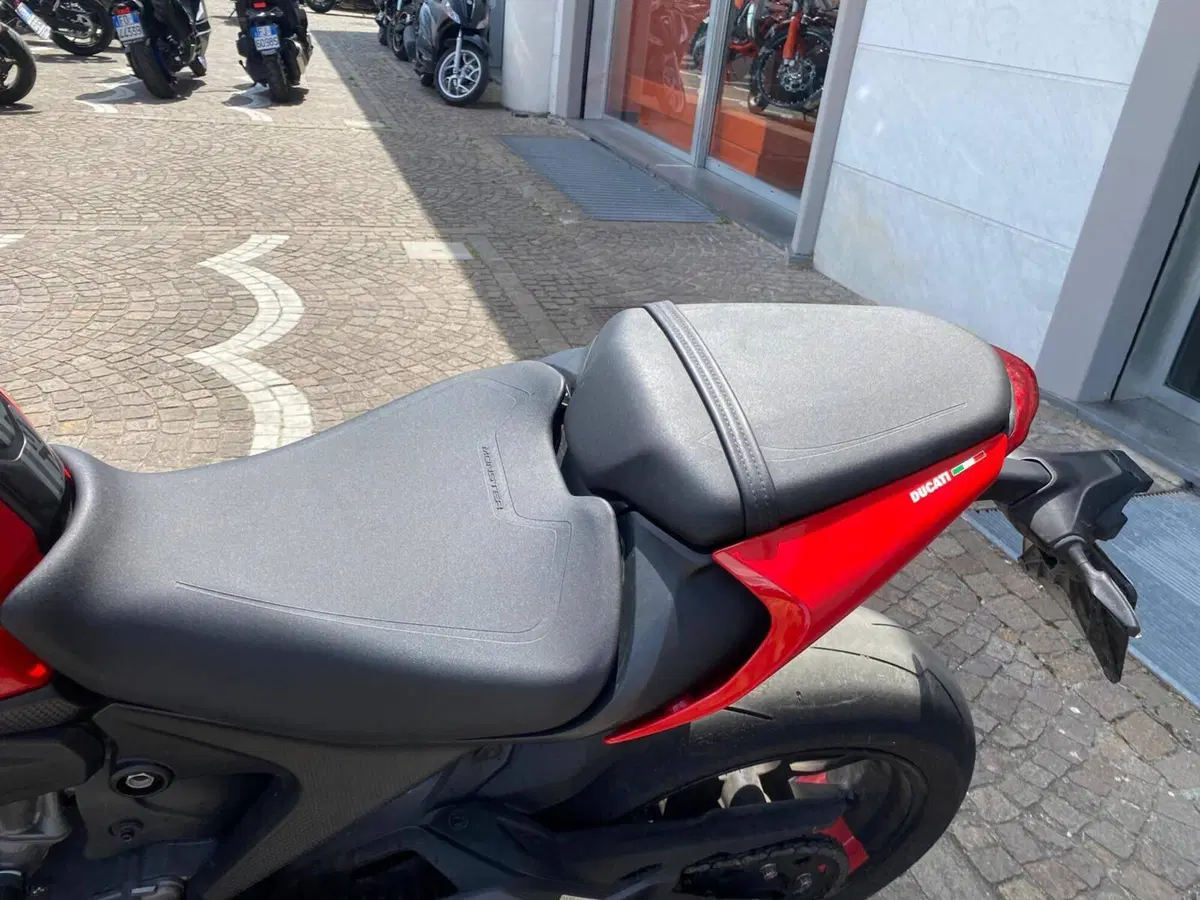 Ducati Monster 937 (2021 - 25) (7)