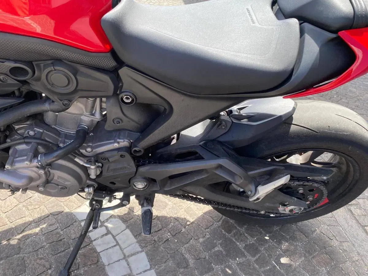 Ducati Monster 937 (2021 - 25) (8)