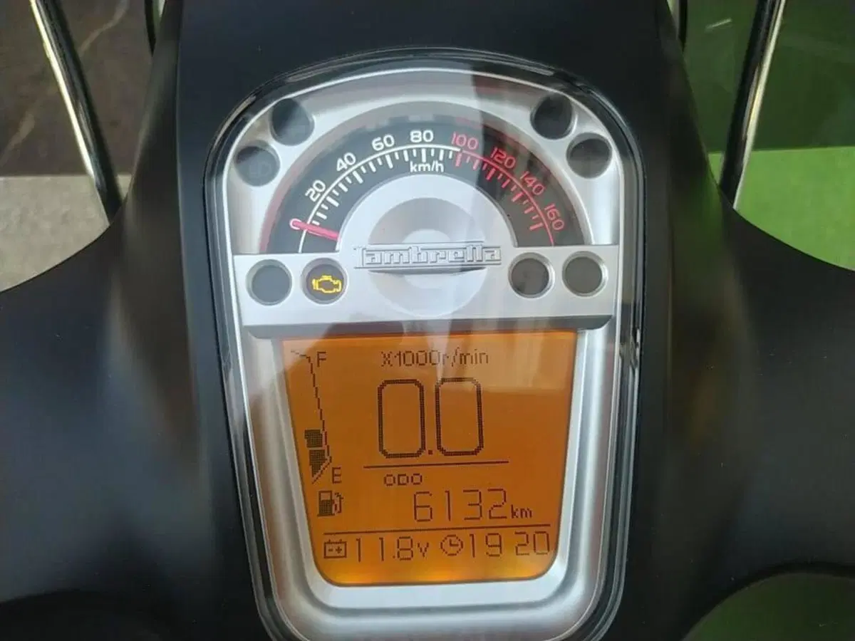 Lambretta V125 Special (2021 - 26) (10)