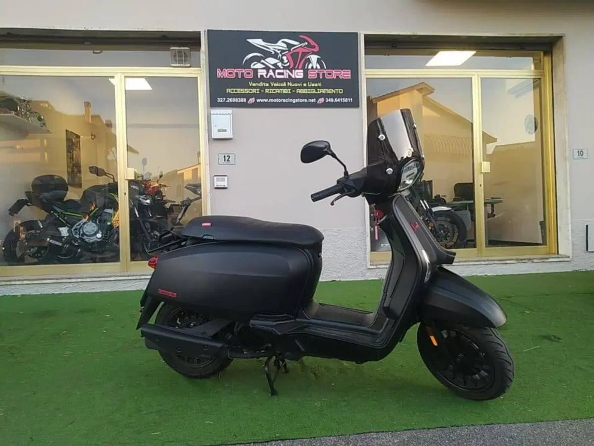 Lambretta V125 Special (2021 - 26) (3)