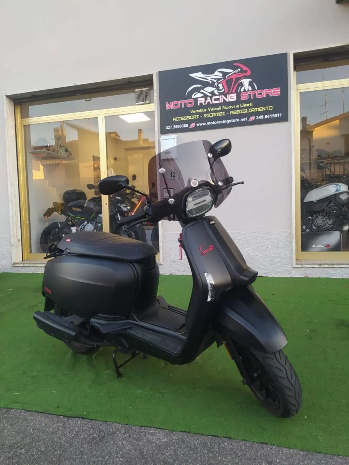 Lambretta V125 Special (2021 - 26) (2)