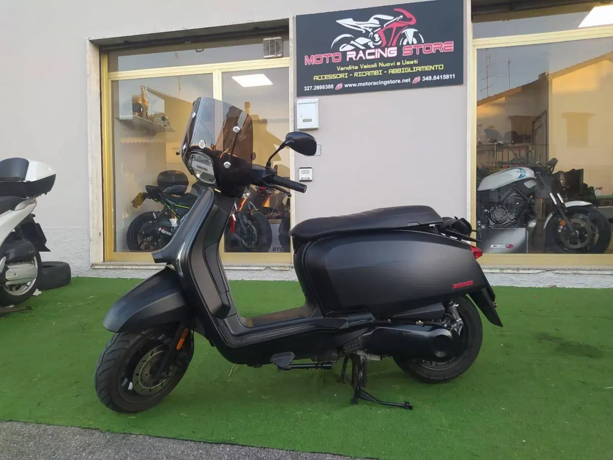 Lambretta V125 Special (2021 - 26) (6)