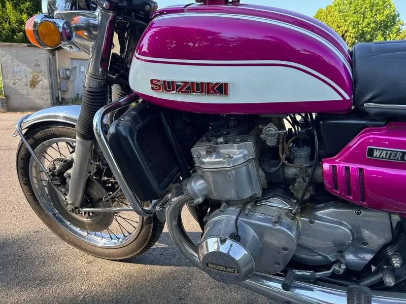 Suzuki GT 750 (7)