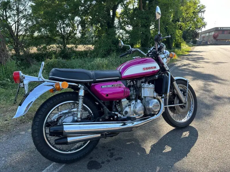 Suzuki GT 750 (8)
