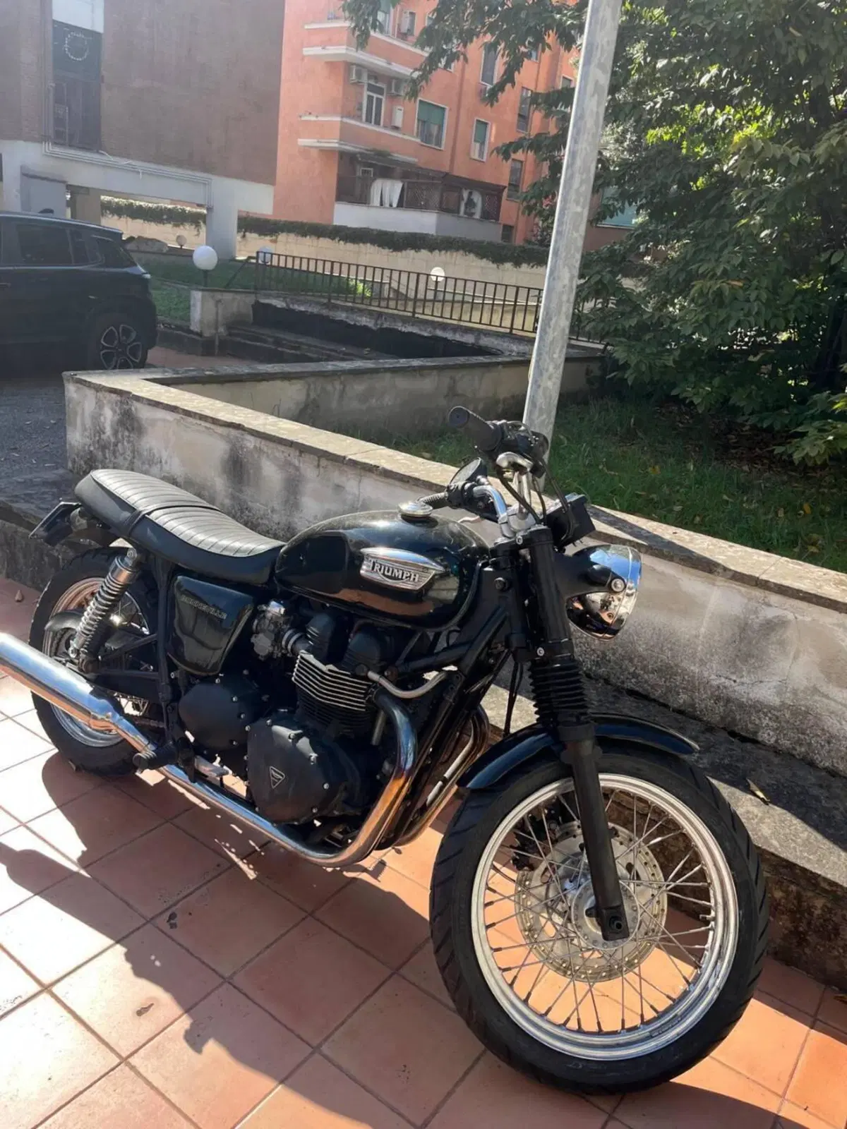 Triumph Bonneville Black (5)
