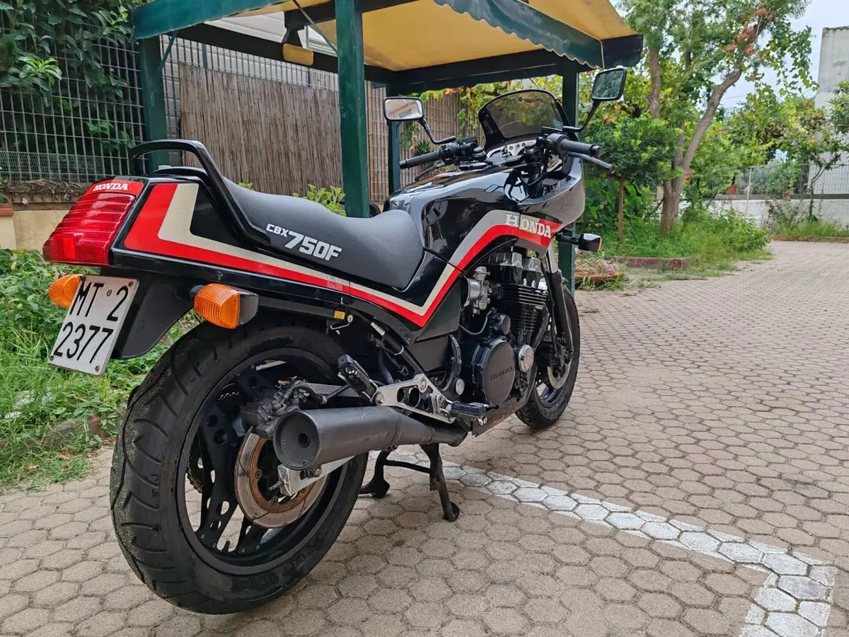 Honda cbx 750 F (3)