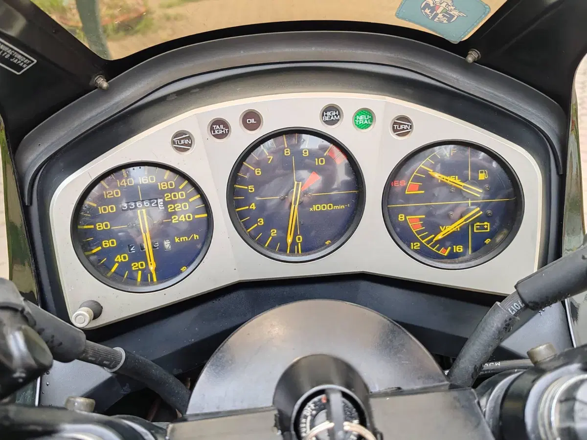 Honda cbx 750 F (6)