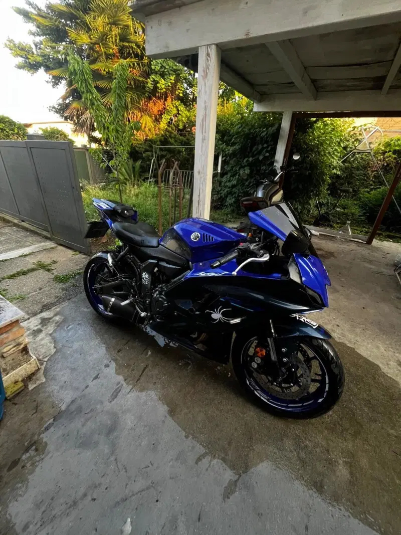 Yamaha YZF R7 (2021 - 25) (6)