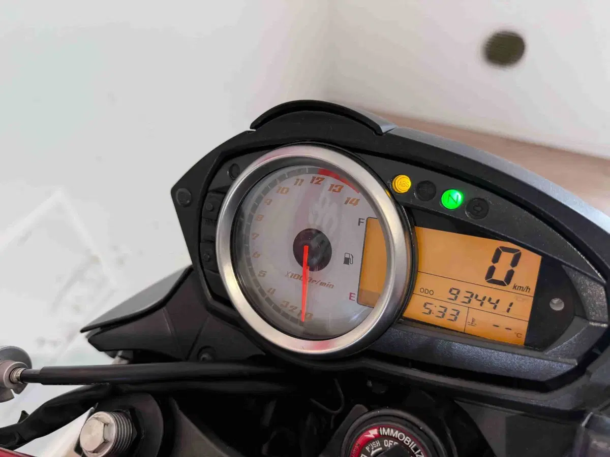 Kawasaki Z 750 (2007 - 14) (6)