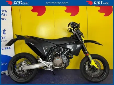 Husqvarna 701 Supermoto (2022) usata