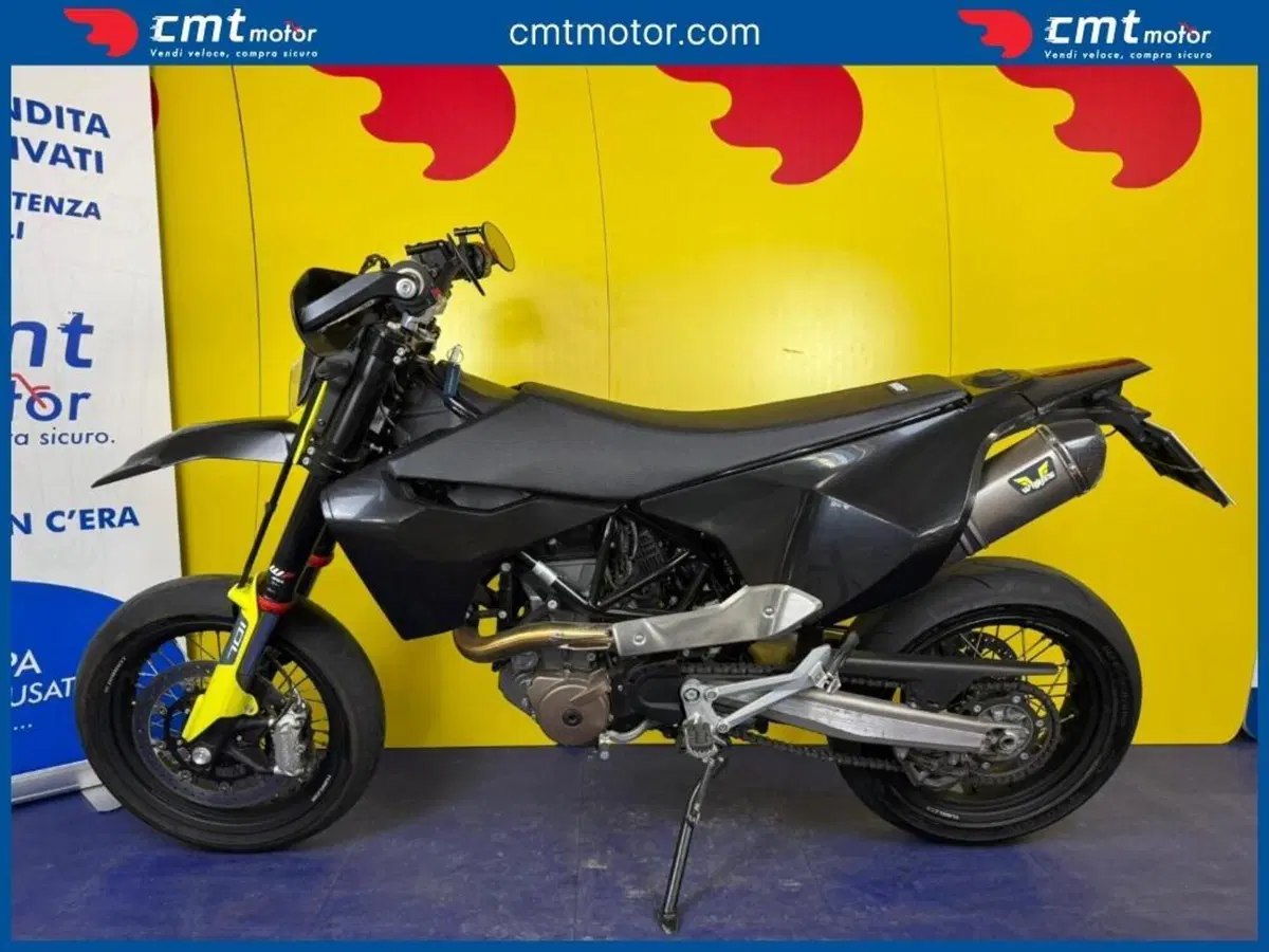 Husqvarna 701 Supermoto (2022) (3)