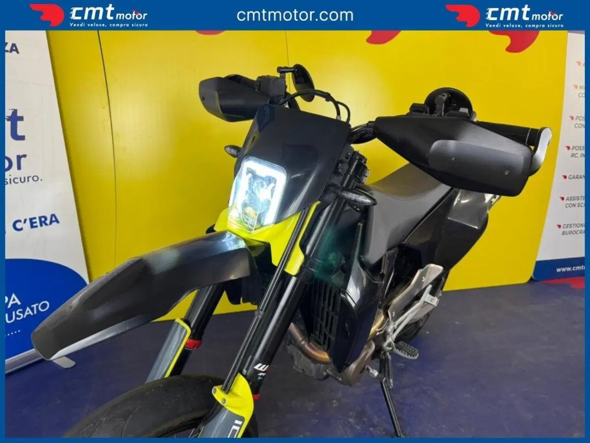 Husqvarna 701 Supermoto (2022) (6)
