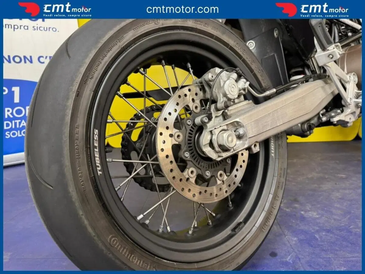 Husqvarna 701 Supermoto (2022) (10)