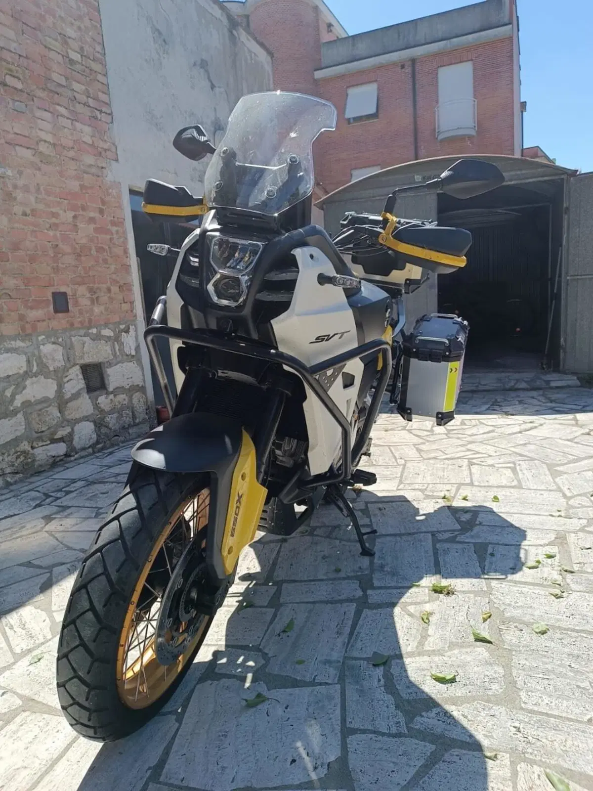 QJ Motor SVT 650 X (2024) (2)