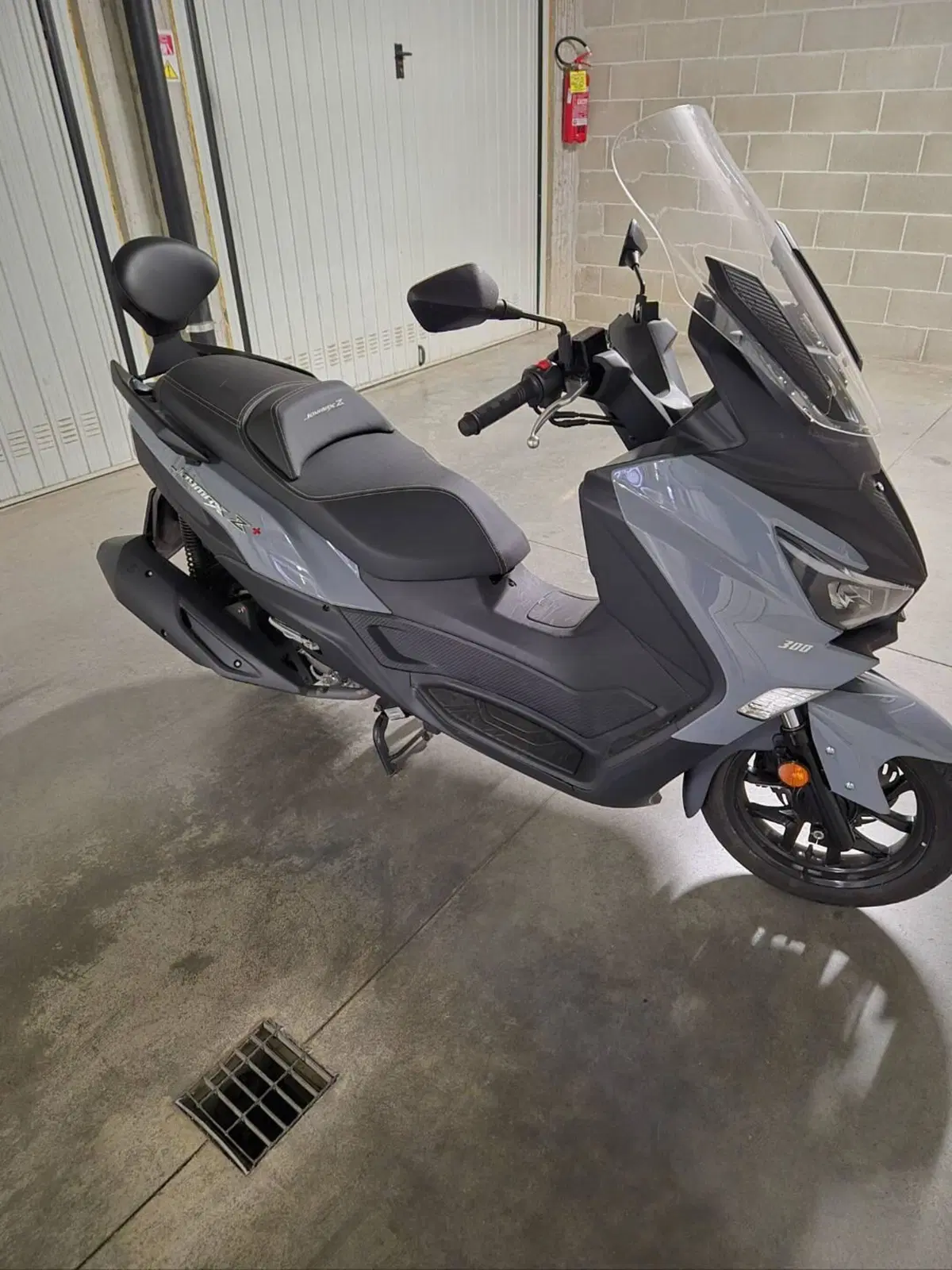 Sym Joymax 300 Z+ (2021 - 24) (3)