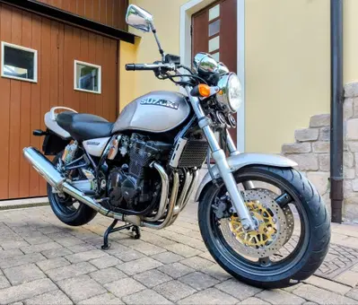 Suzuki GSX 750 (1998 - 03) usata