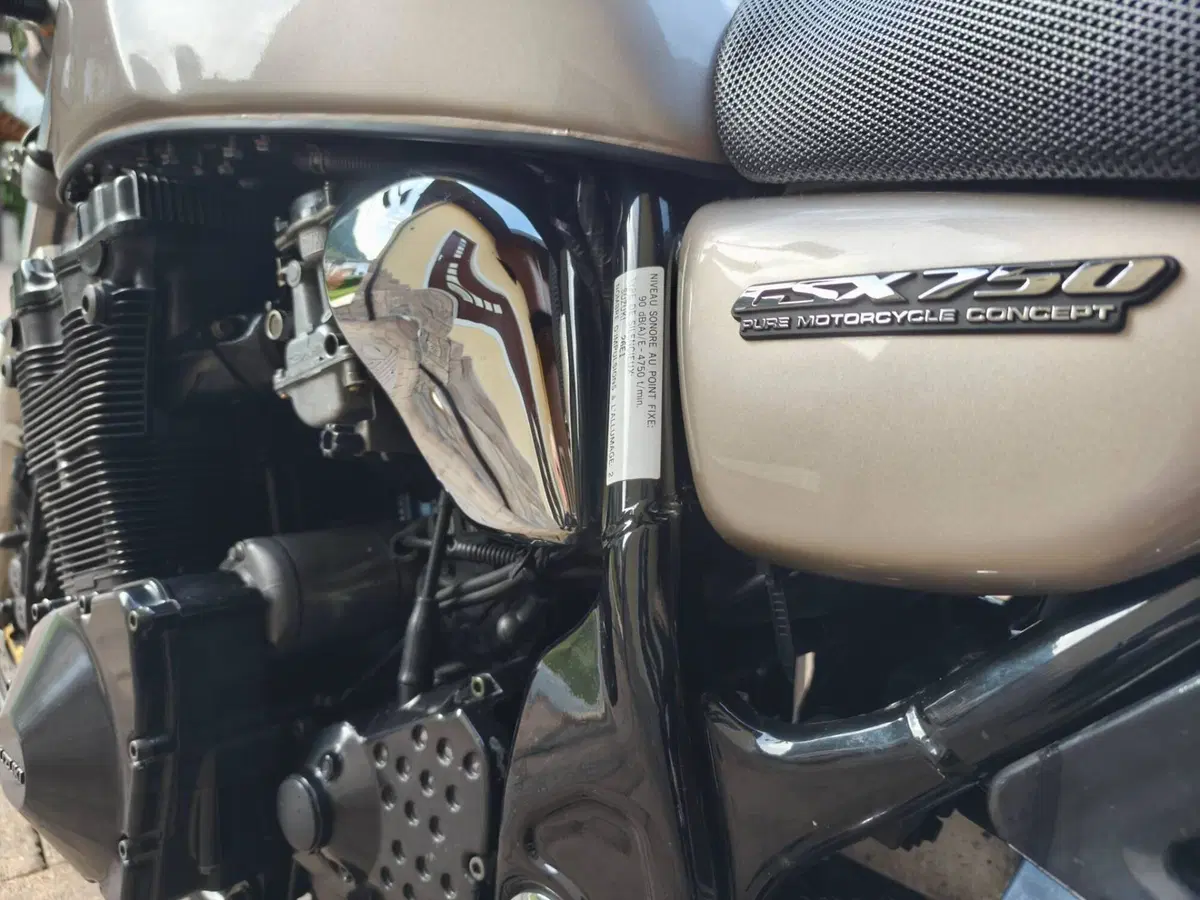 Suzuki GSX 750 (1998 - 03) (2)